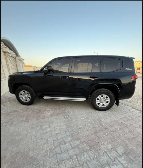 جي اكس 2022 اسود